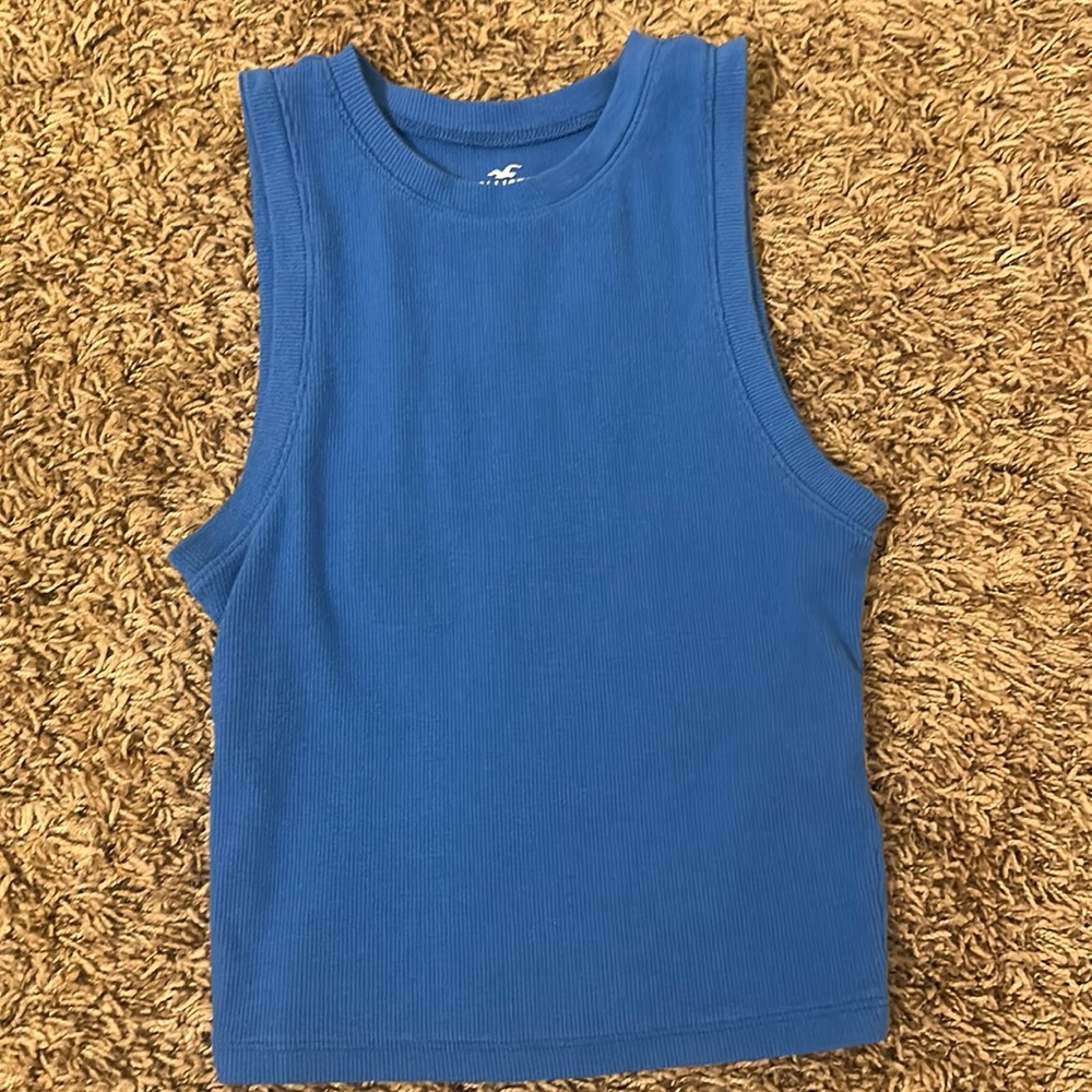 Hollister halter top in a cute blue color! Size XS